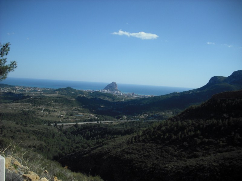 Calpe desde la bajada de Bernia por Pinos